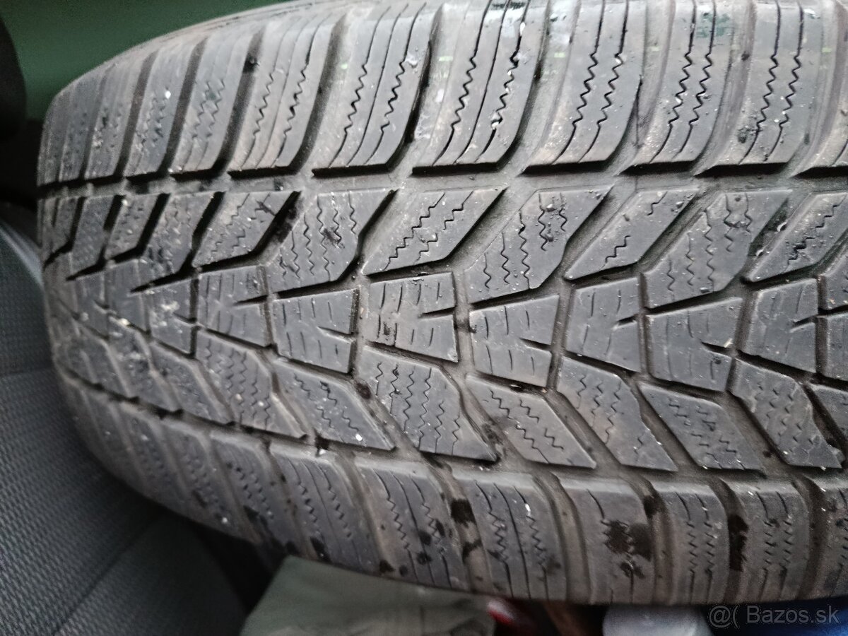 235/65r17 zimné hankook - 2