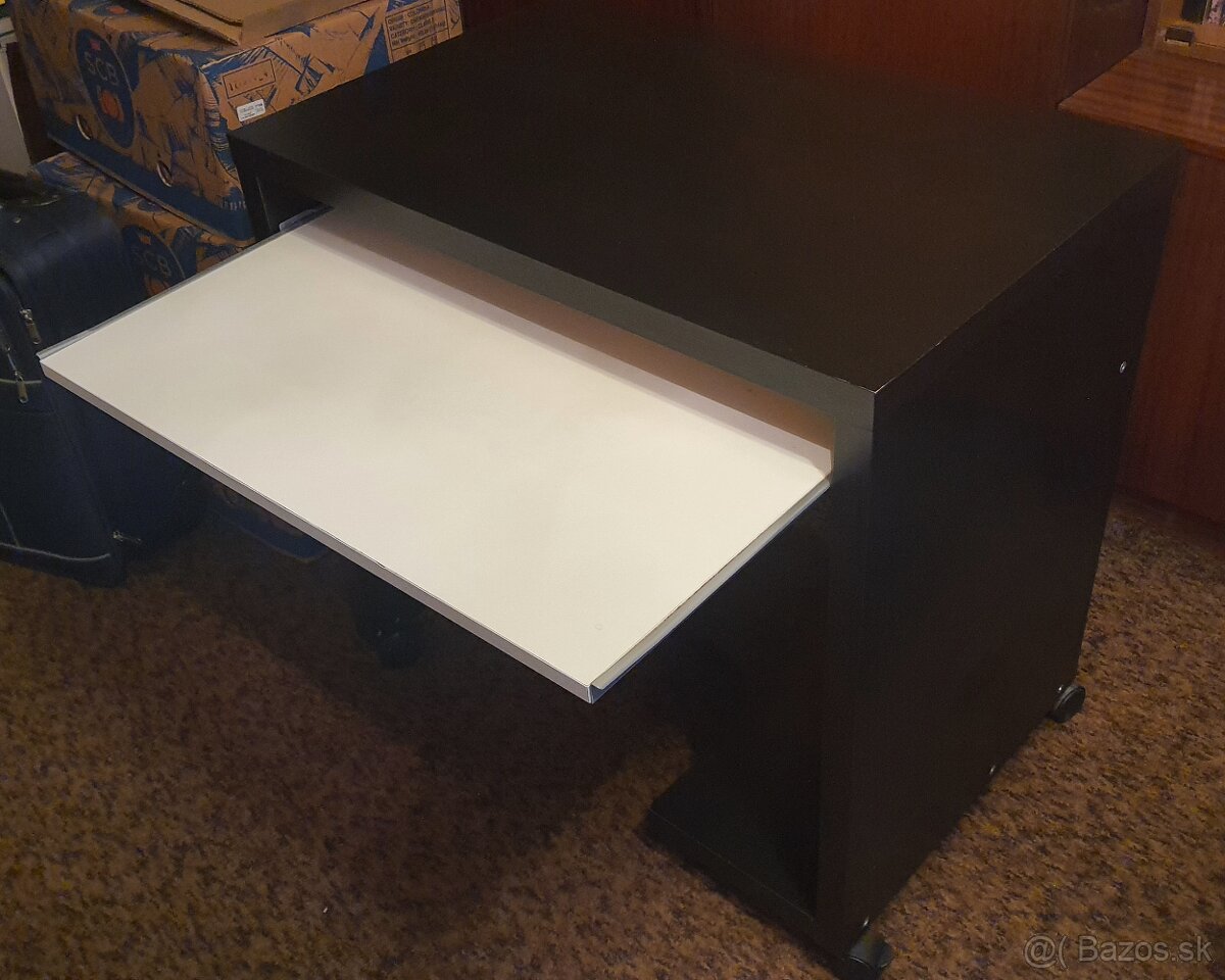 PC stolík IKEA Mikael na kolieskach - čierny - 2