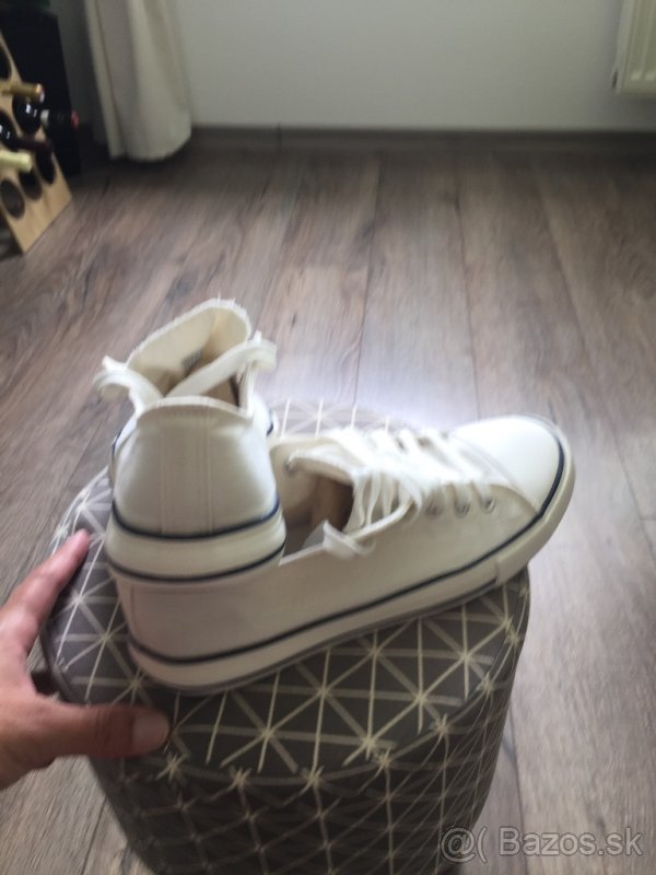 Tramky, biele, veľkosť “43” - 2