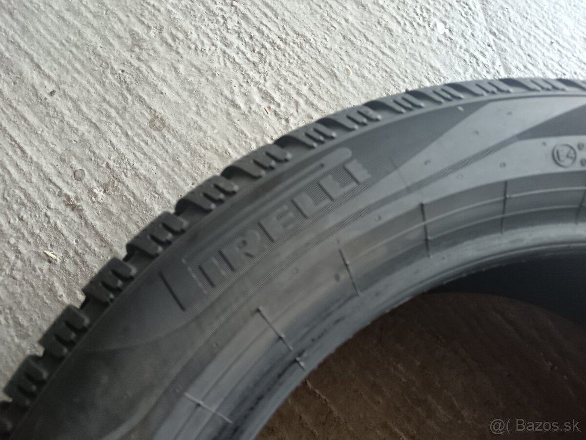 Pirelli 215/55 R17 Dot 2024 1ks zimná - 2