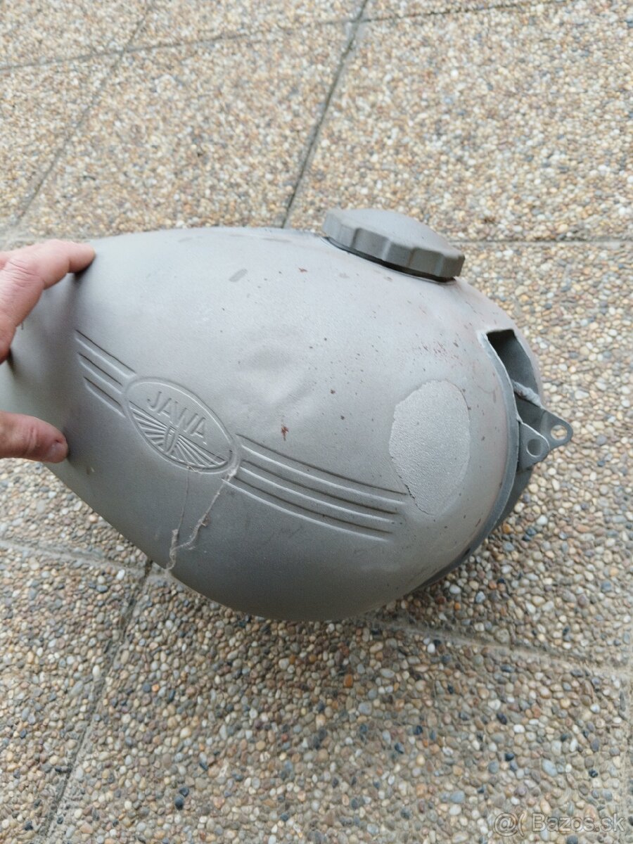 Nádrž perák FJ - 2