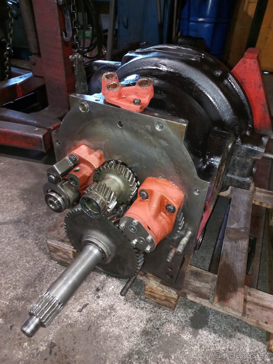 Zetor traktor ZTS medziskrina UR2 B - 2