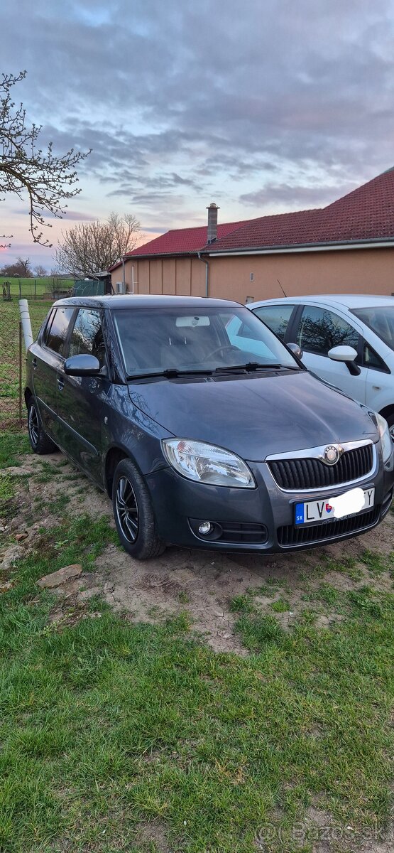 predam tapacir predna kapota Fabia 2 - 2