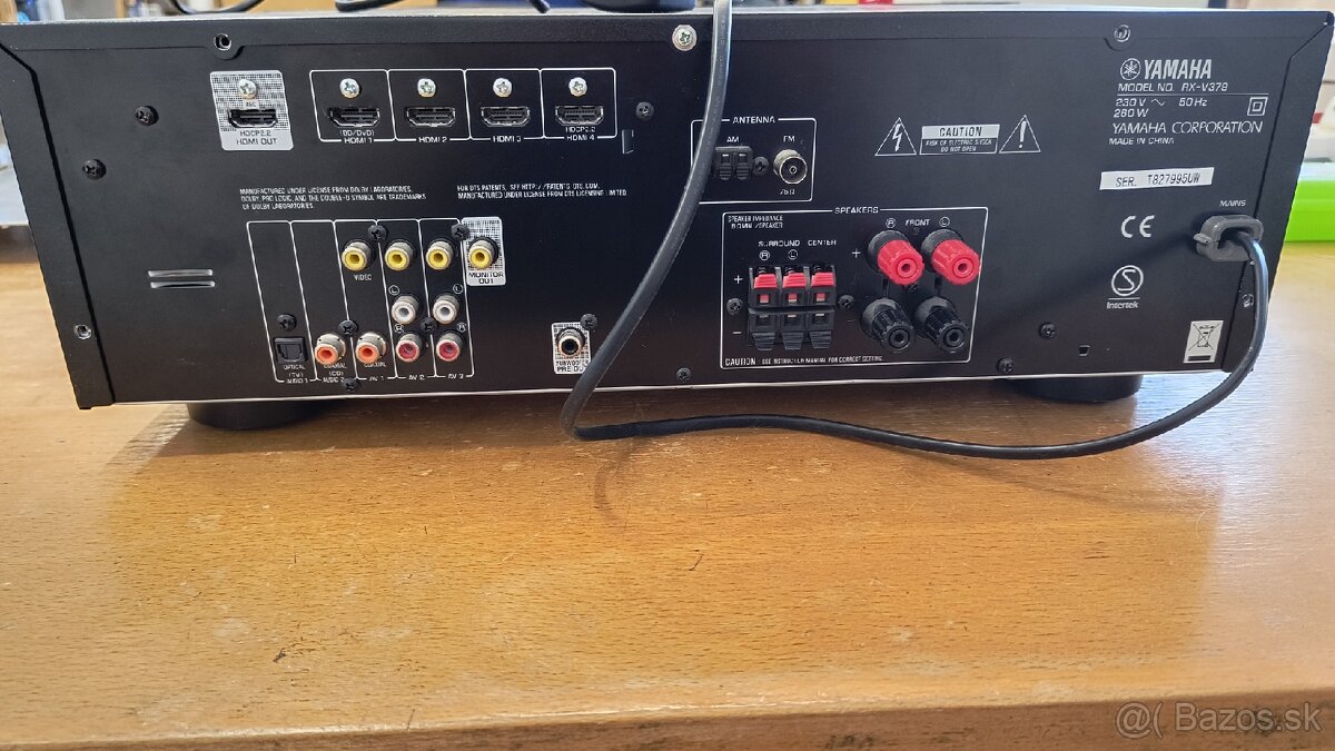 Predám nefunkčný receiver Yamaha RX-V379 - 2