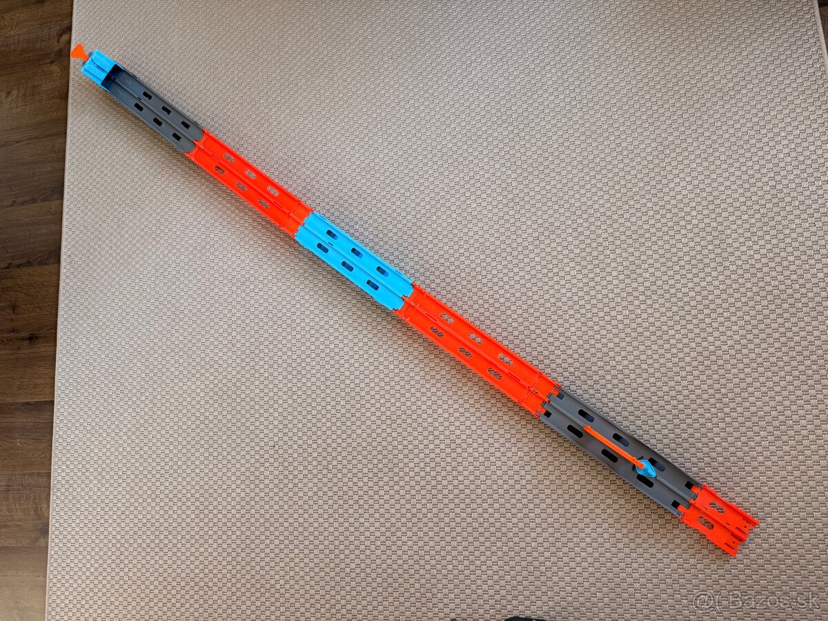 Hot wheels kamion parkovaci - 2