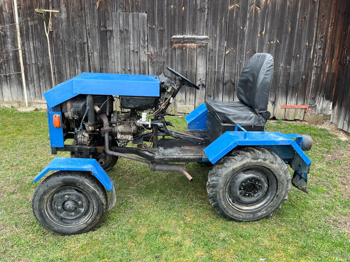 Traktor Trabant - 2