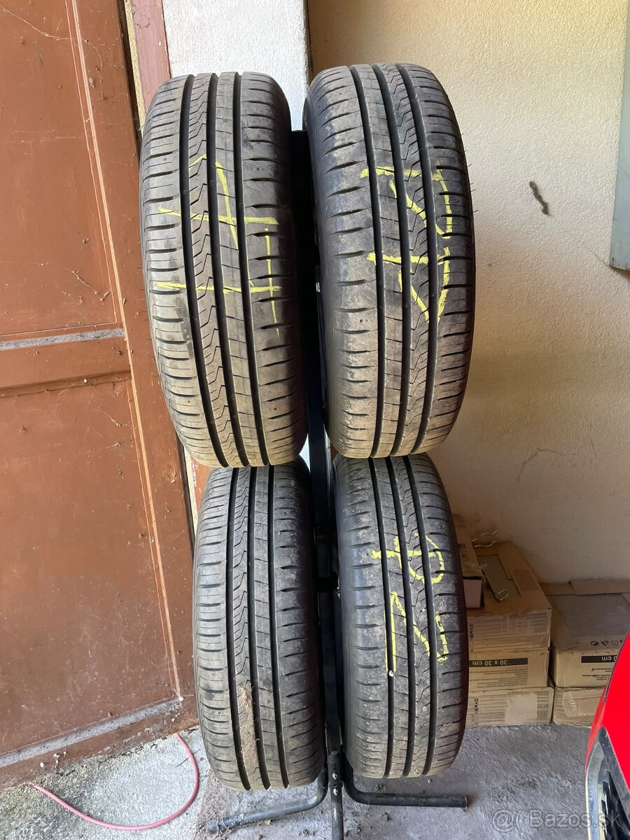 Zanovne pneu s diskami 195/65/15 - 2