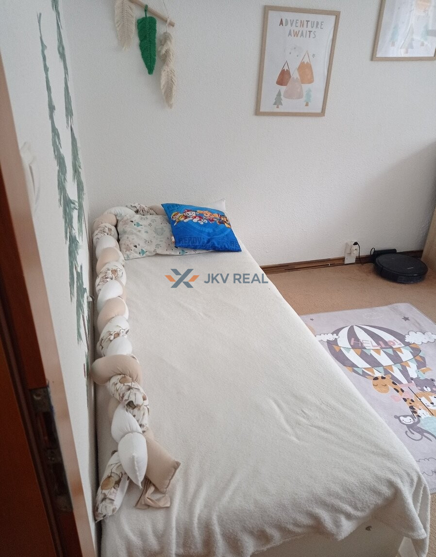 Predaj: Priestranný 3-izbový Byt s Balkónom na Vyhľadávanom - 2