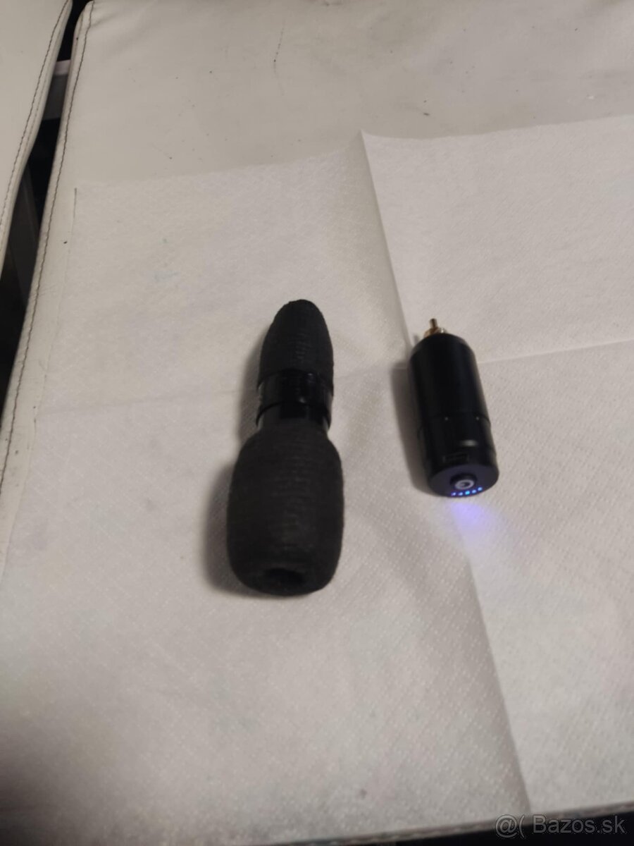 Tetovací strojcek a batéria - 2