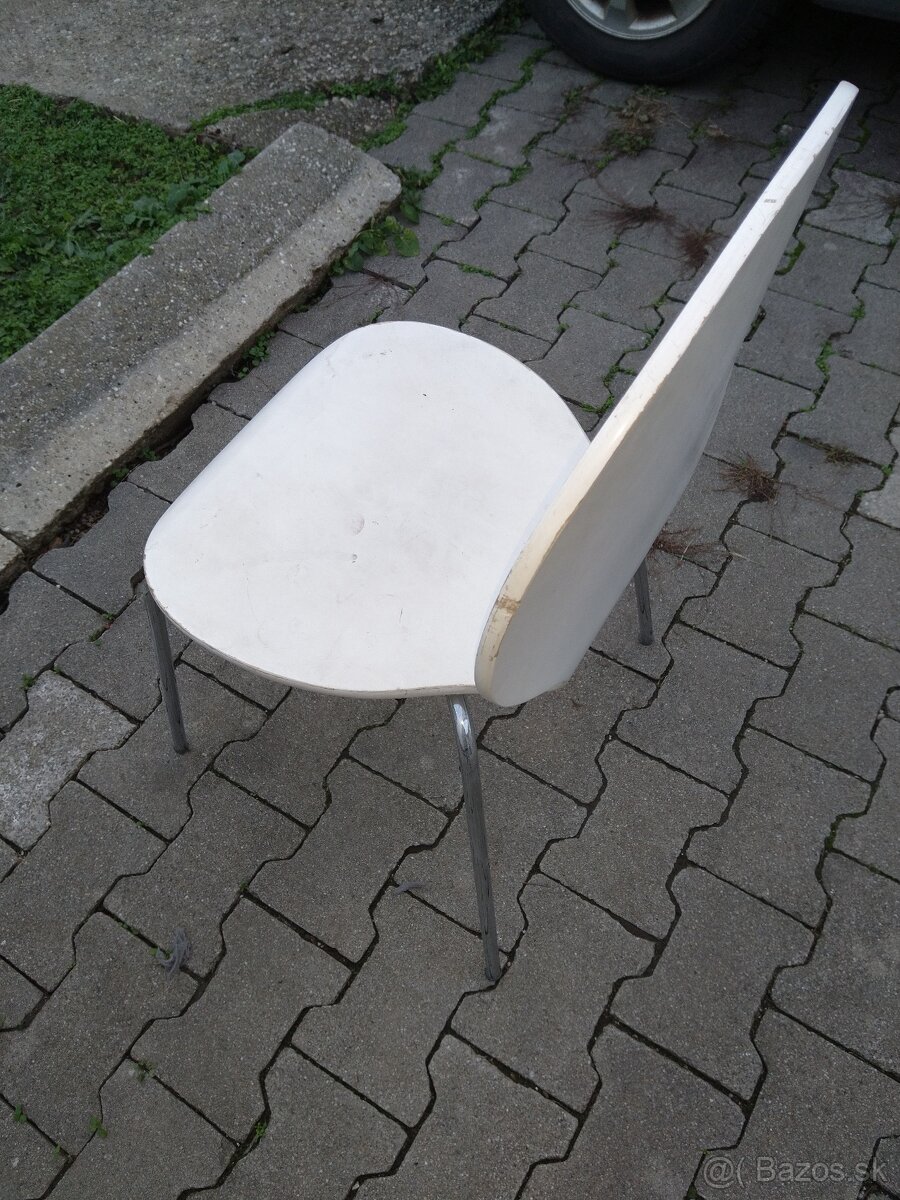 Stoličky stohovatelné - 2