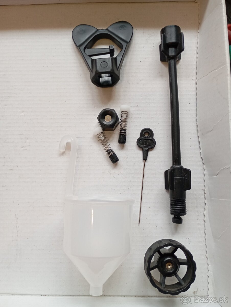 Striekacia pistol - 2