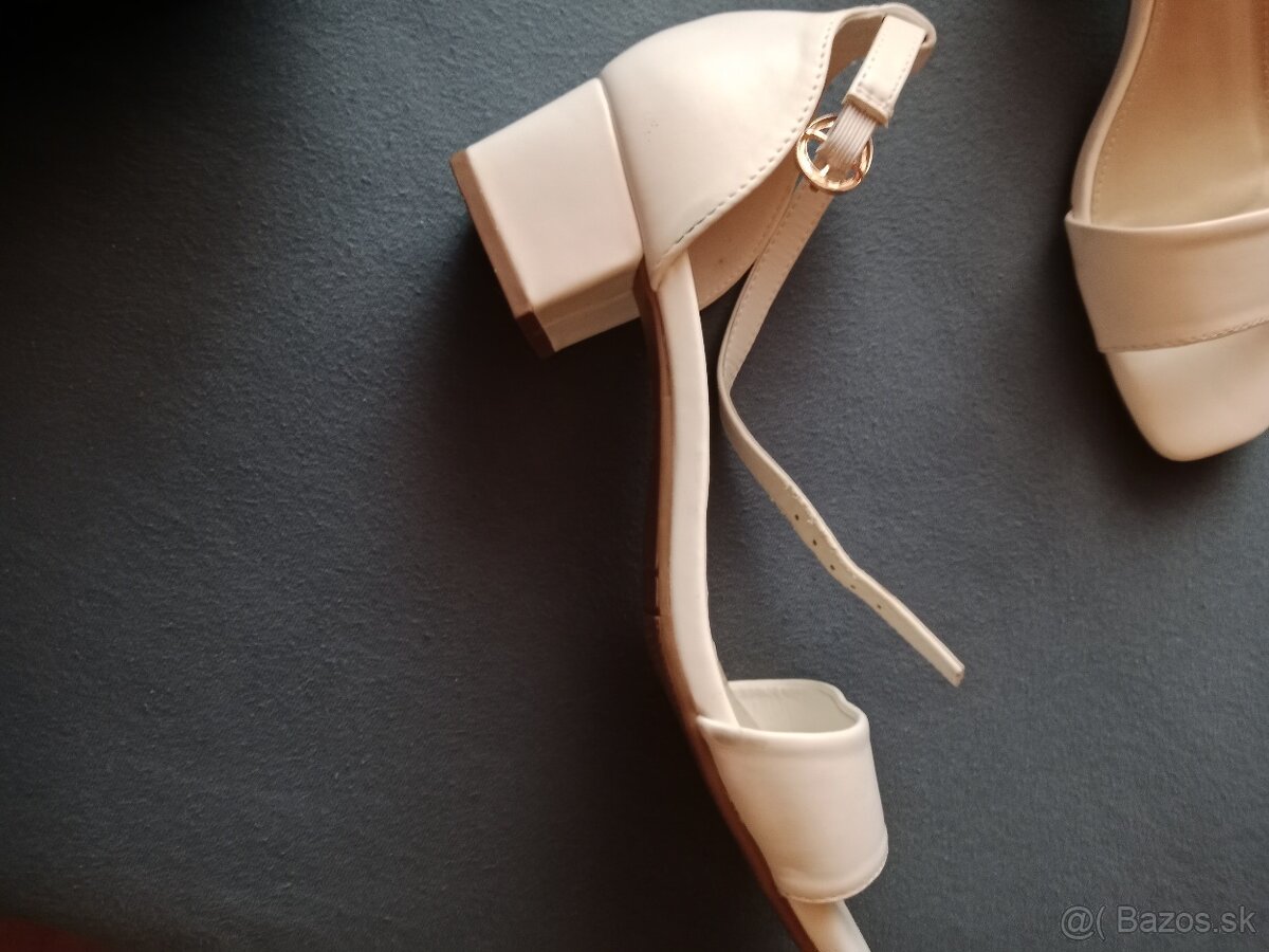 Predám použité elegantné sandále 38 - 2