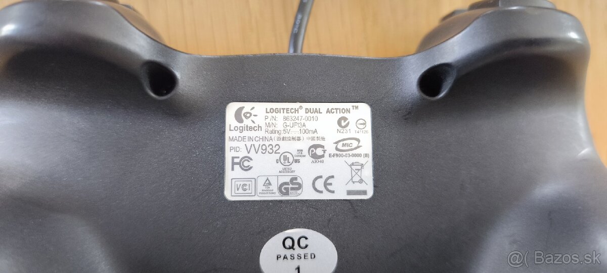 Predám herný ovládač LOGITECH DUAL ACTION - 2