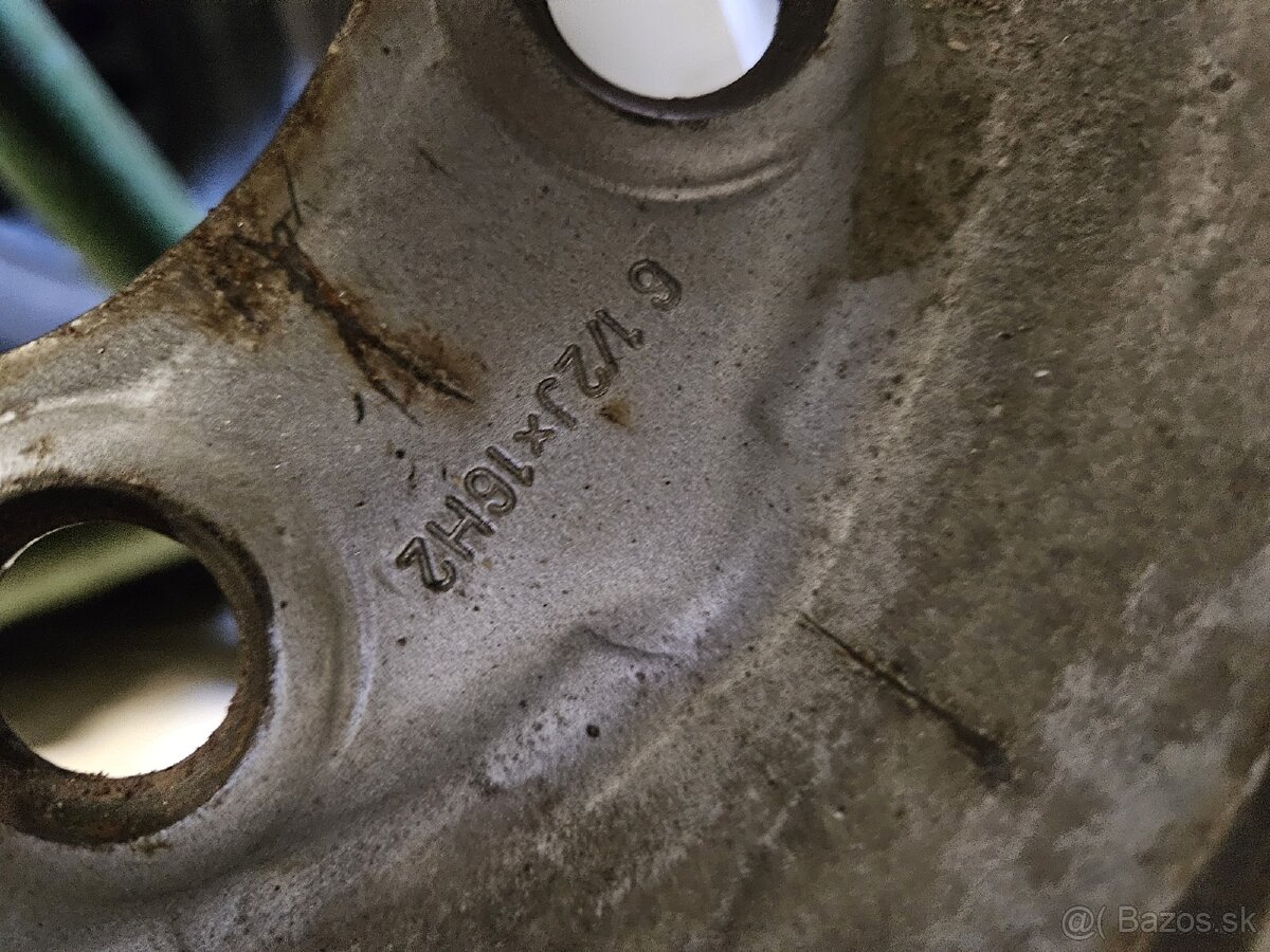 Predám letné 235/65 R16C - 2