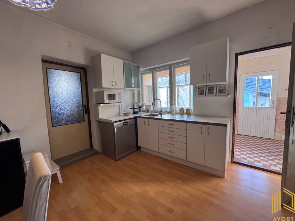 RODINNÝ DOM, HOS. BUDOVA, POZEMOK 467m2, SENICA-KUNOV. - 2