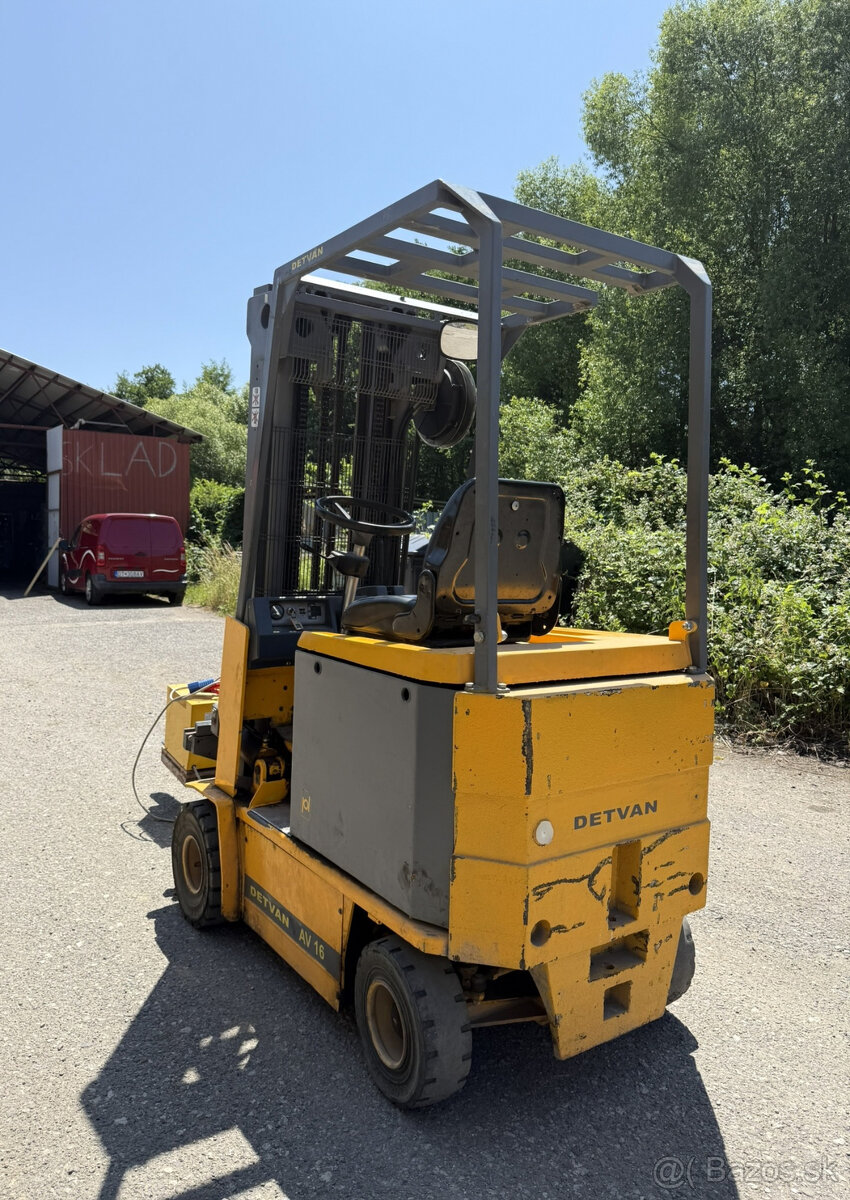 Detvan AV 16, elektro, triplex, bočný posuv - 2