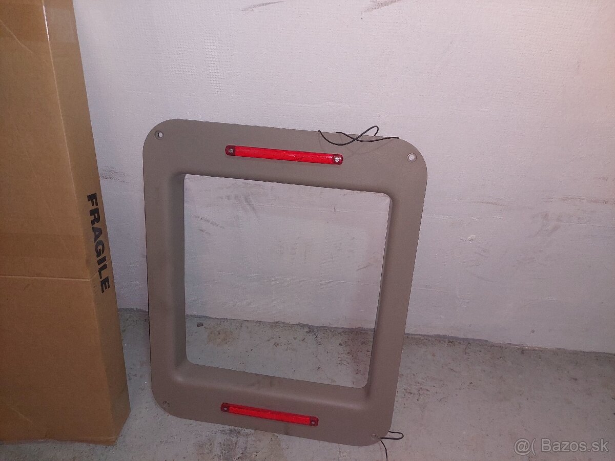 STREŠNÉ OKNO SCANIA - 2