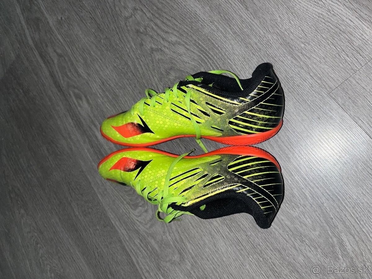 Set: kopačky, halovky, chrániče - 2