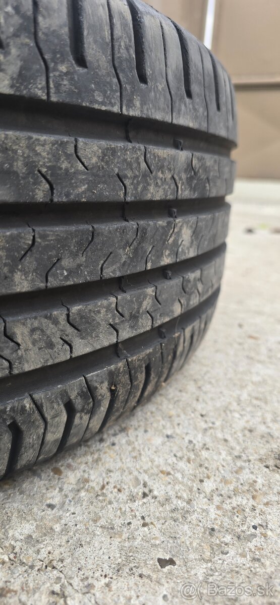 215/55 r17 letná 1ks - 2