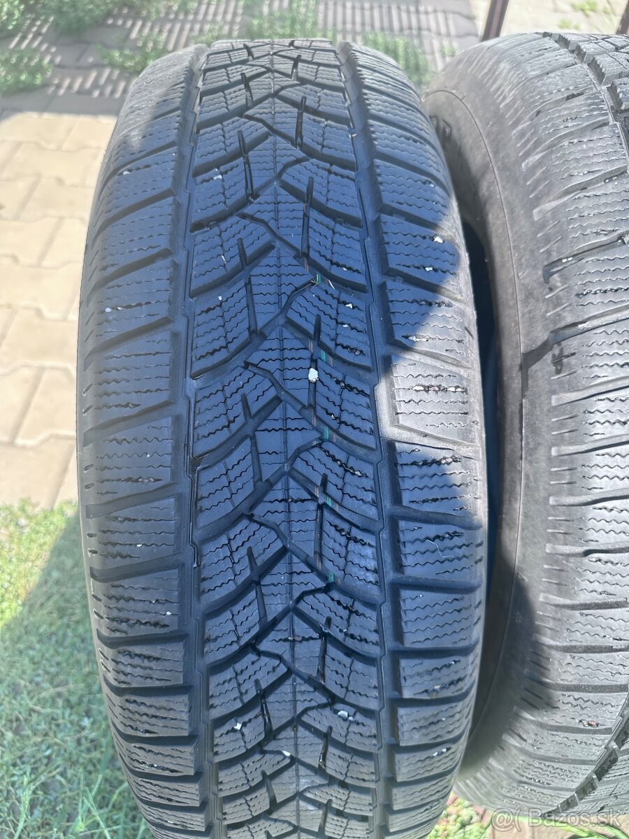 Zimne pneu 215/70R16 - 2