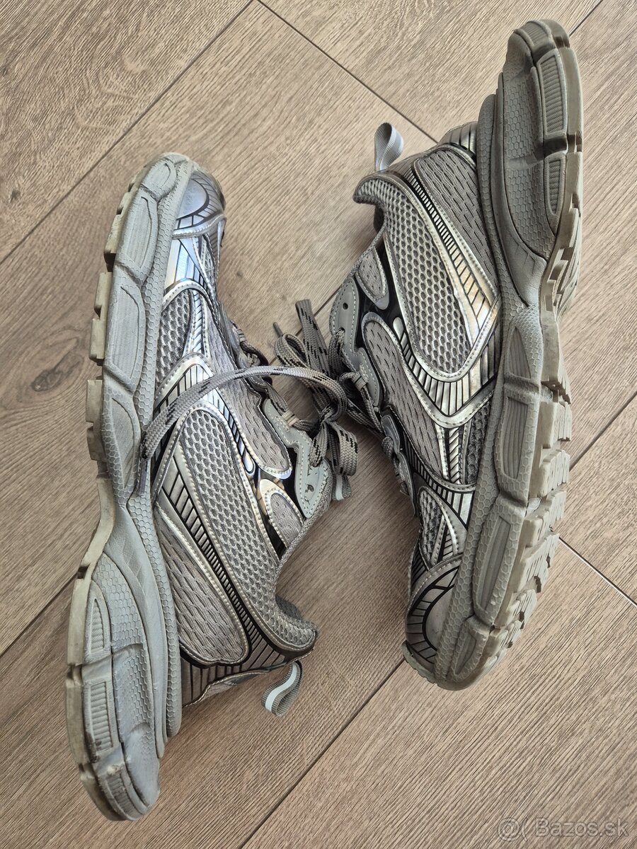 Balenciaga - 2