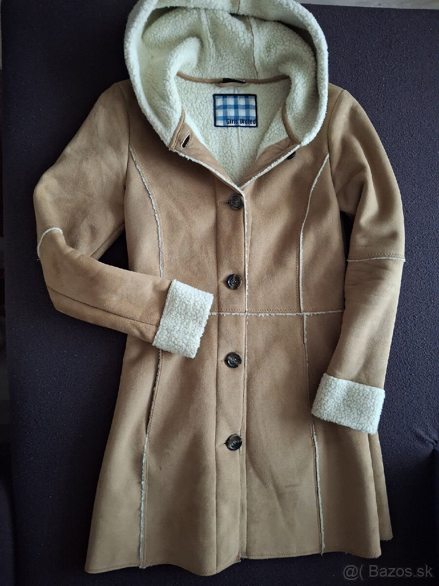 Dievčenský elegantný kabát. CRASH ONE. - 2