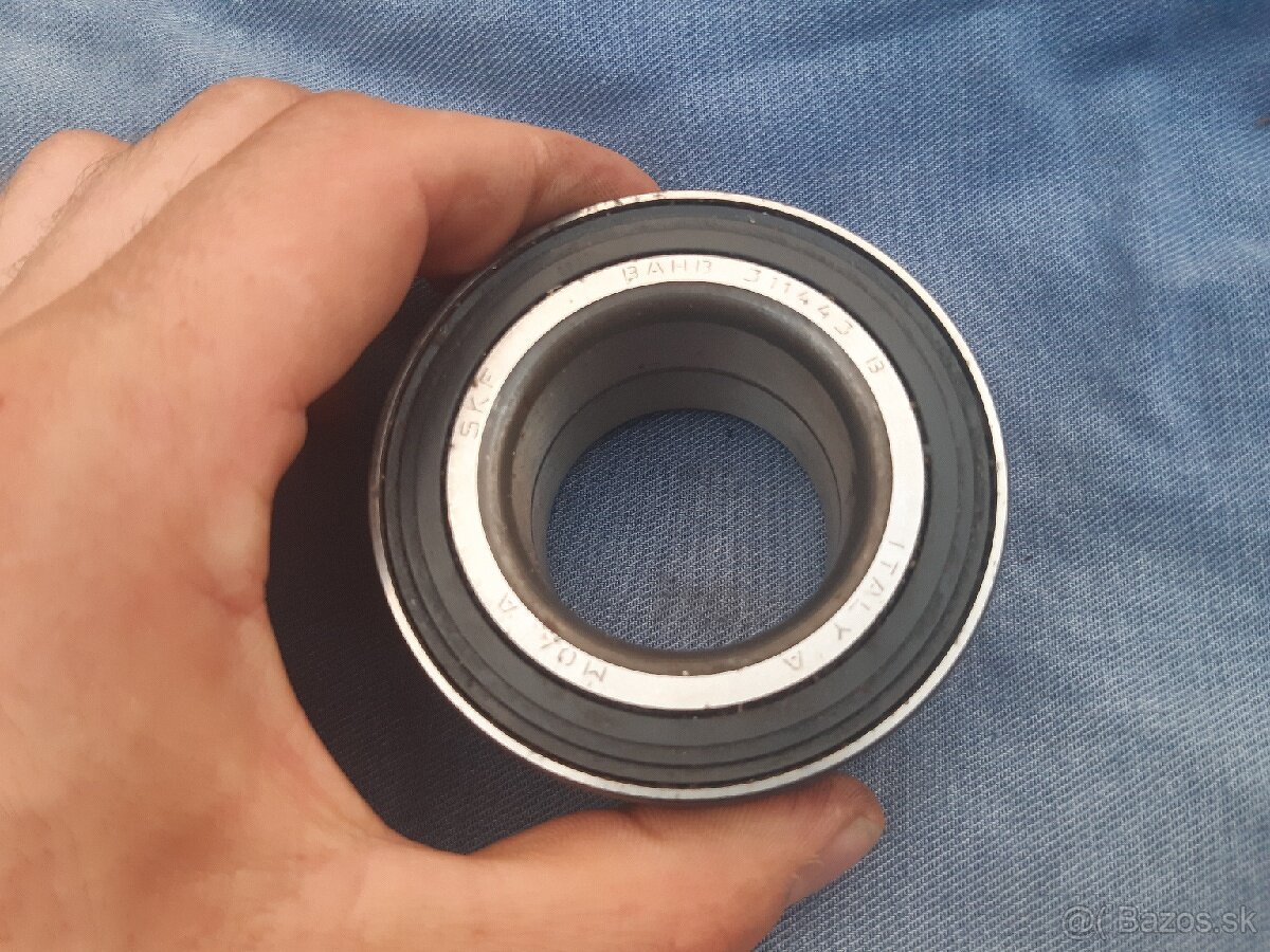 Ložisko do náboja kolies SKF 40x72x37 - 2