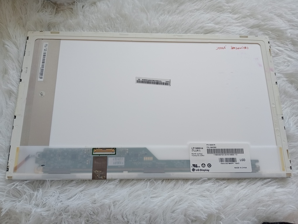 predám 15,6" displej z notebooku , 40pin ,LP156WH4 , lesklý - 2