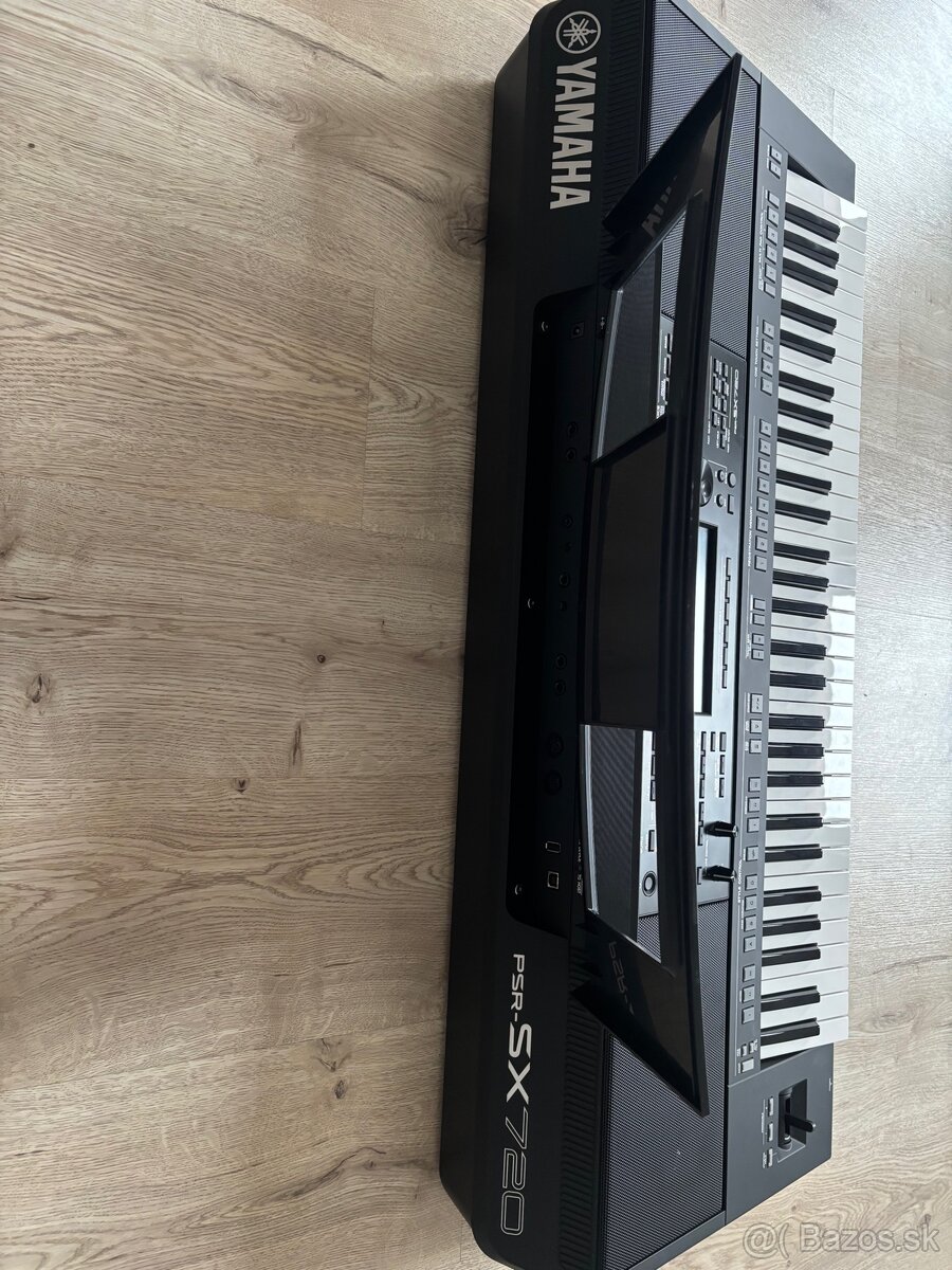 Yamaha psr - sx720 - 2