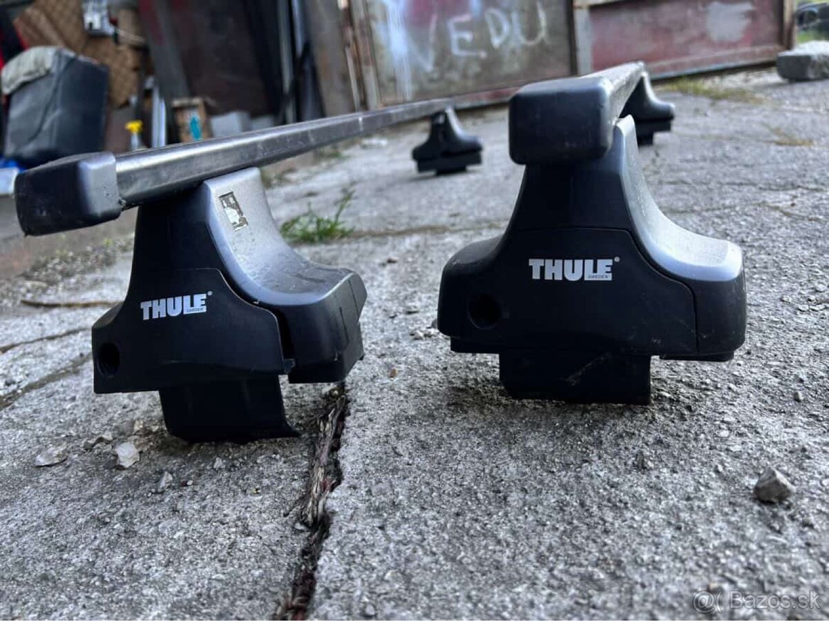 Strešne nosiče Thule na Octaviu 2 Liftback - 2