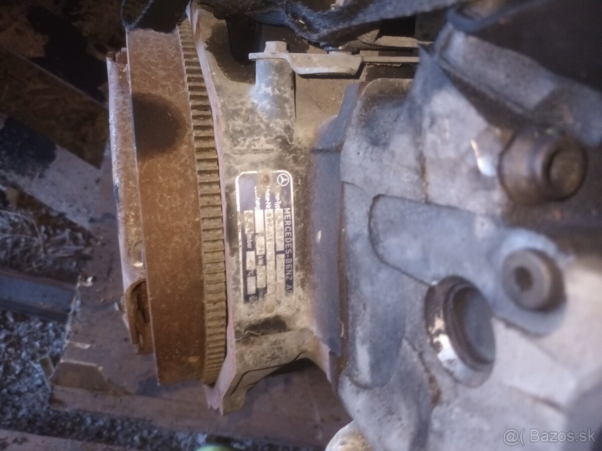 Motor Mercedes Benz - Ssangyoung - 2