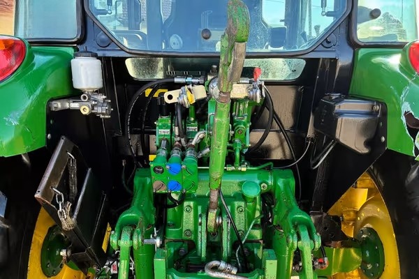 JOHN DEERE 5080 R - 2