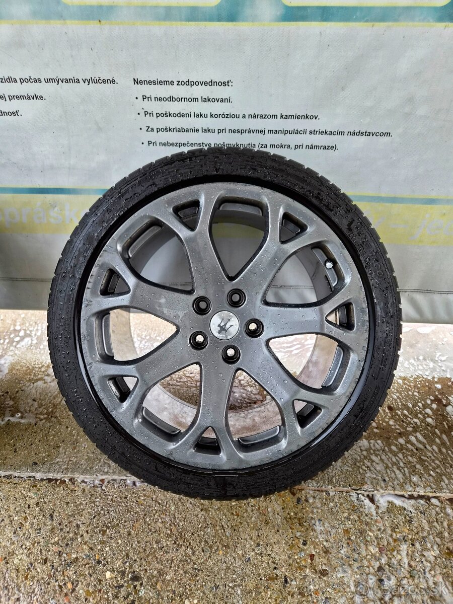Maserati OEM 19" disky + Hankook Ventus - 2