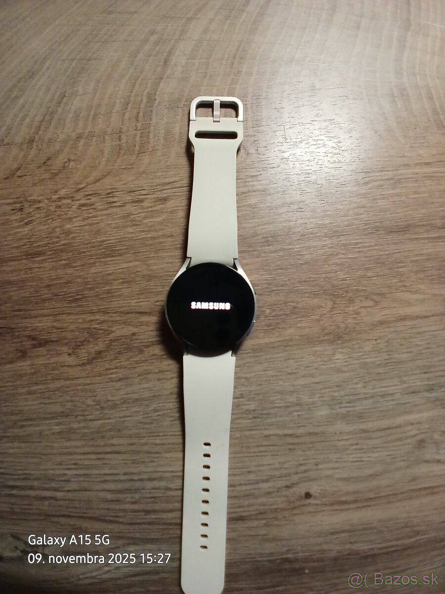 Predám Samsung Galaxy 6 40mm - 2