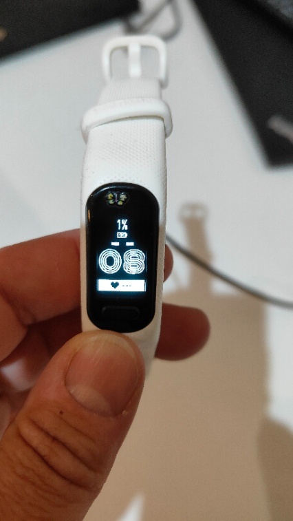 Predám fitness náramok Garmin vivosmart5 Min - 2