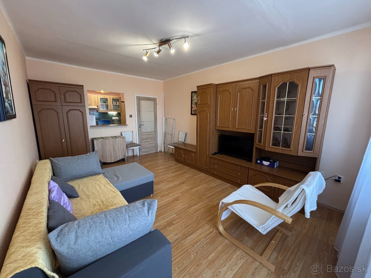 Zariadená garsónka na Saratovskej ulici (JUH) na prenájom - 2