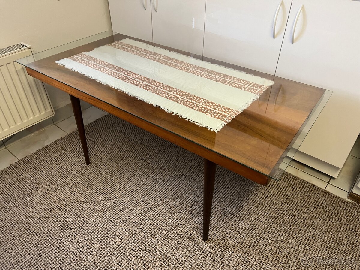 Predam stolik a kresla - 2