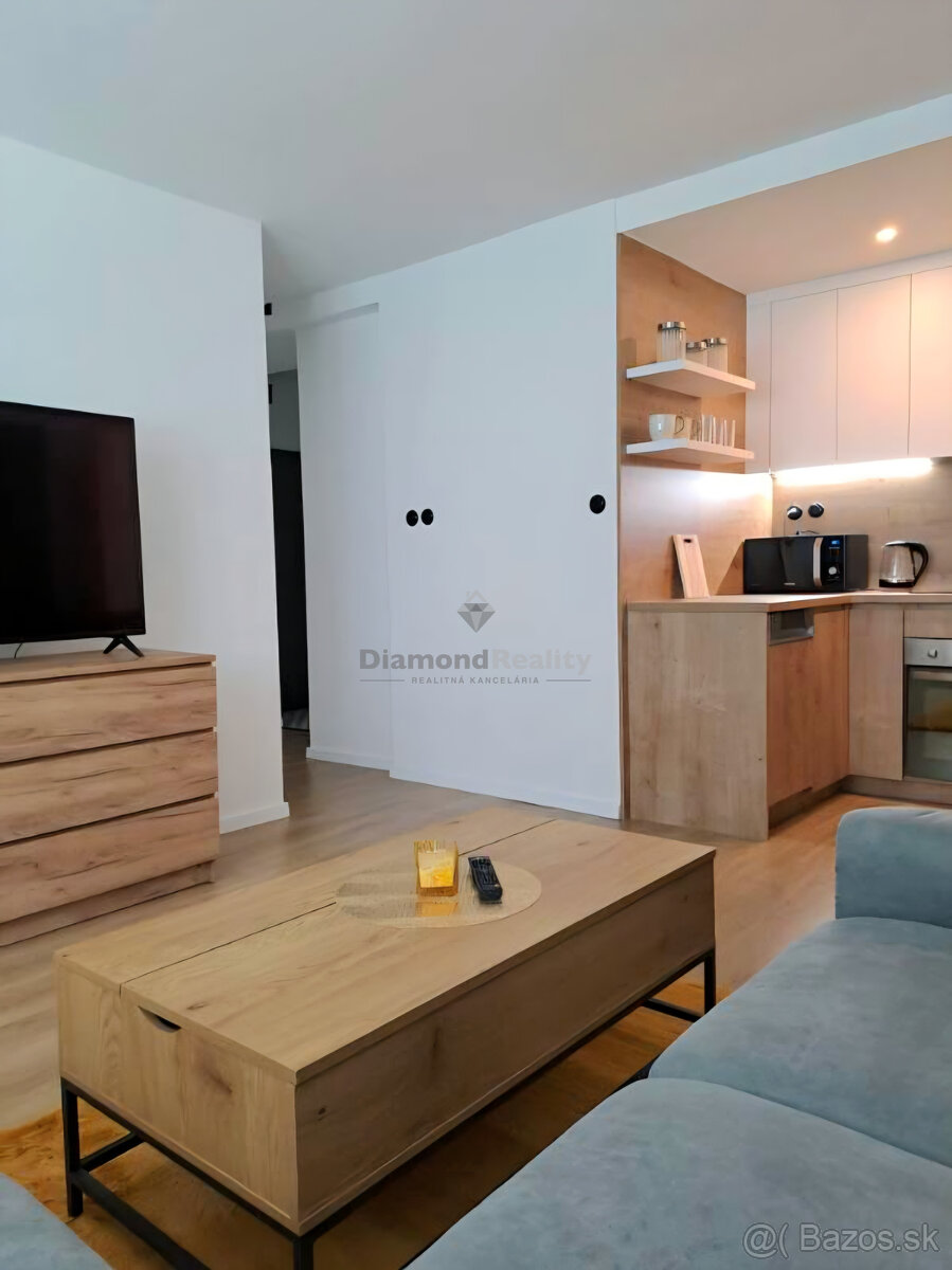 NA PREDAJ KOMPLETNE ZREKONŠTRUOVANÝ BYT | ZIMNÁ ULICA | 40m² - 2