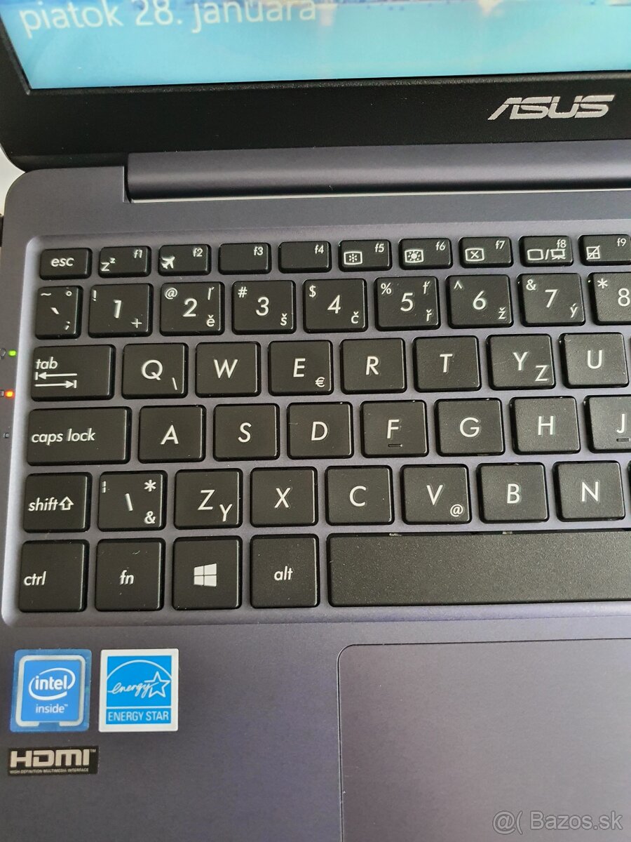 Notebook Asus E203M - 2