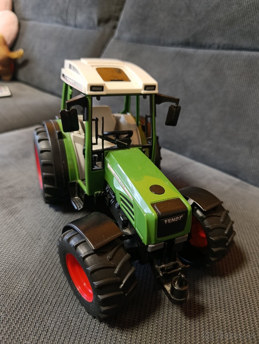Bruder Zelený Traktor Fendt - 2