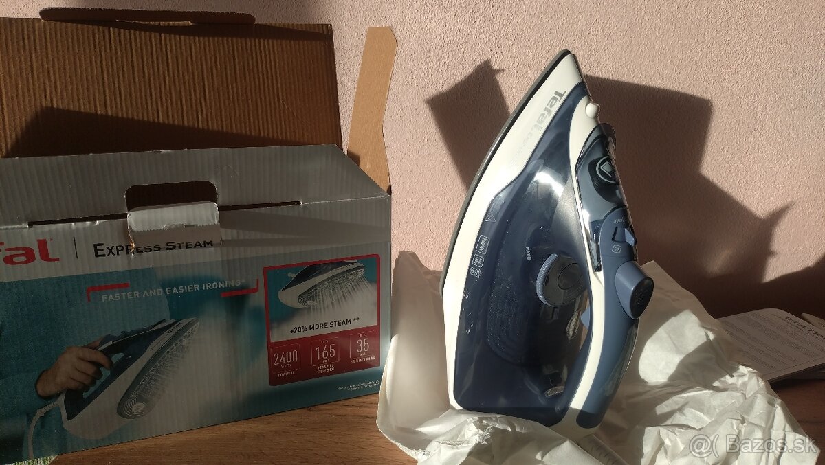 Žehlička Tefal Express Steam FV2837E0 - 2