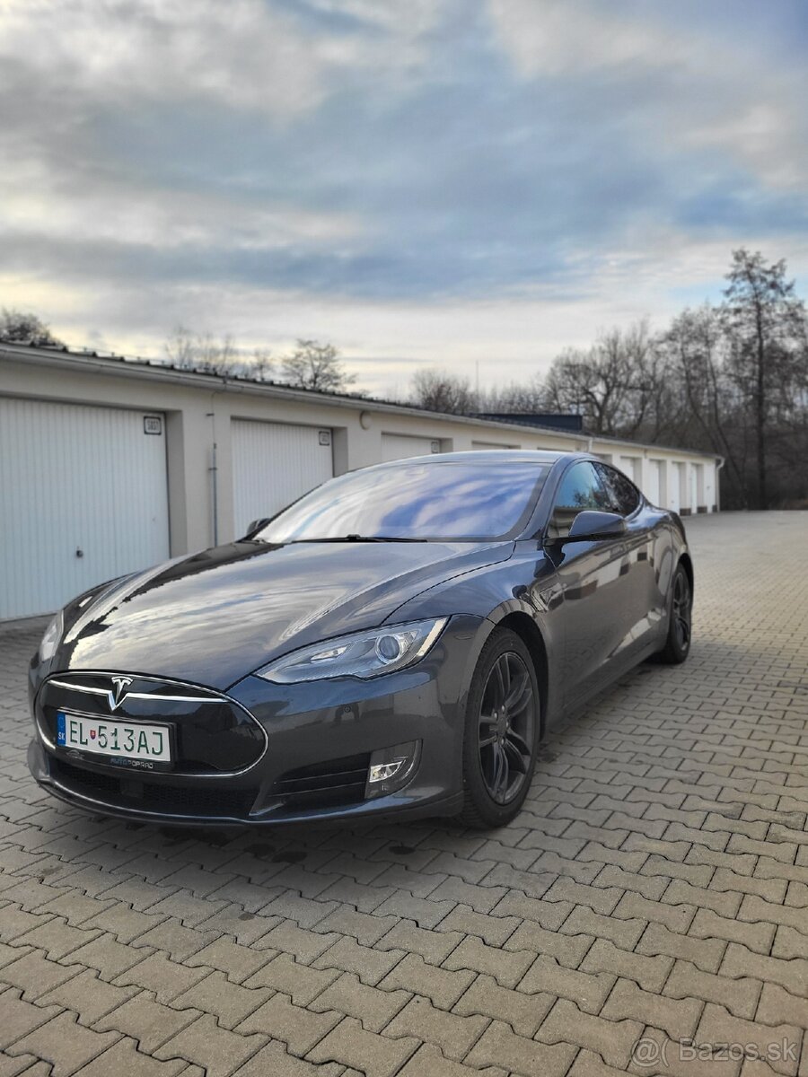 Tesla Model S 85 - 2