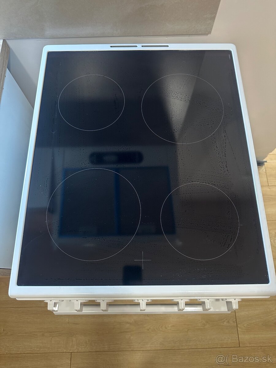 ELECTROLUX sklokeramicky sporák - 2