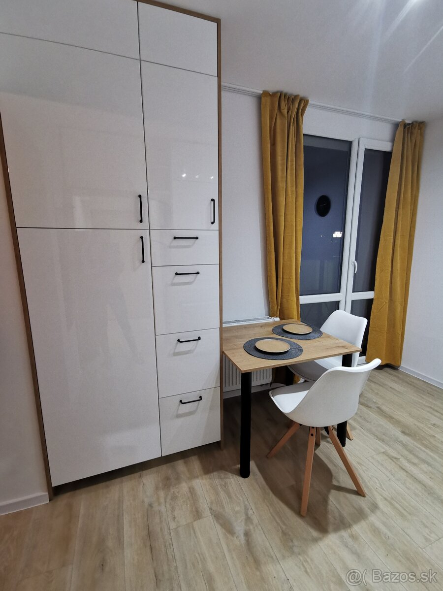 Ponukam na prenájom 1,5 izbovy byt v Detve - 2