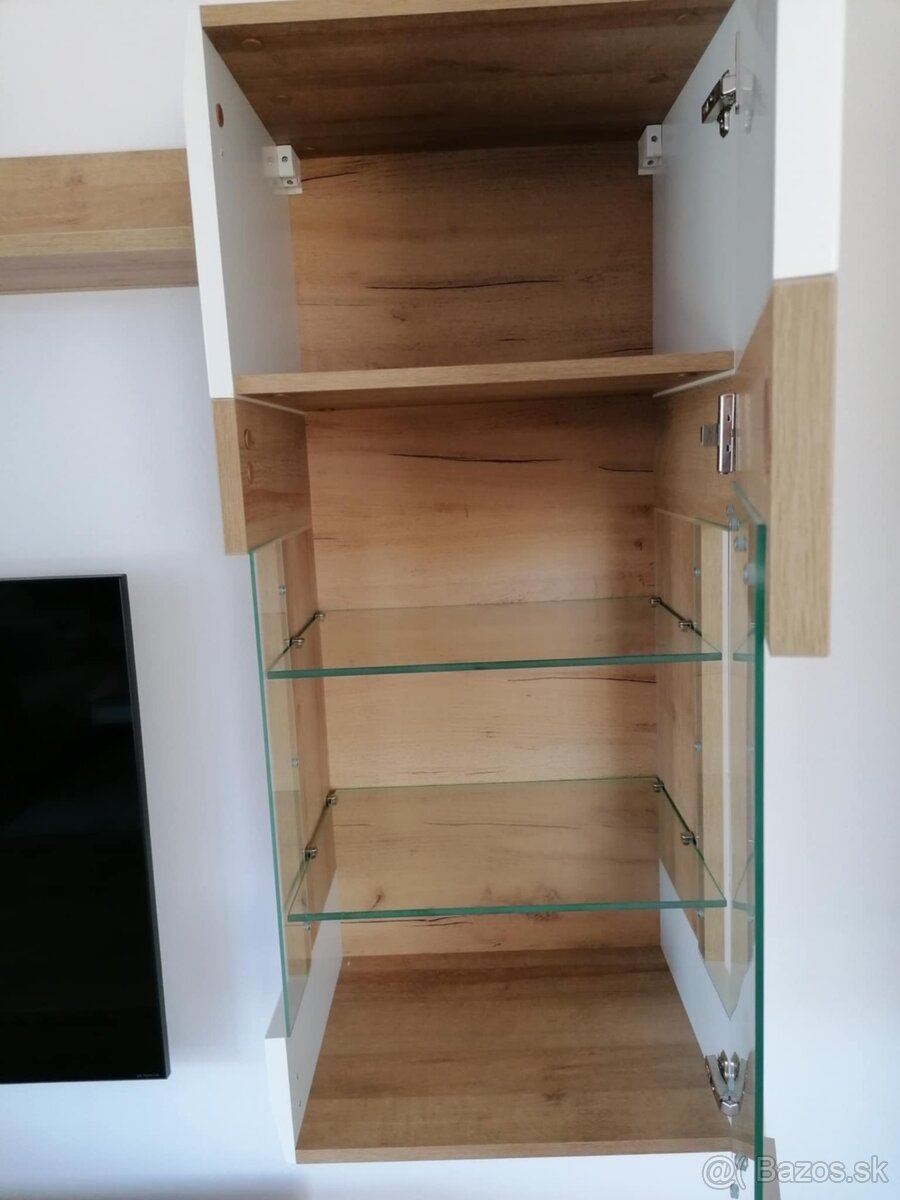 predam obyvaciu stenu so stolom - 2