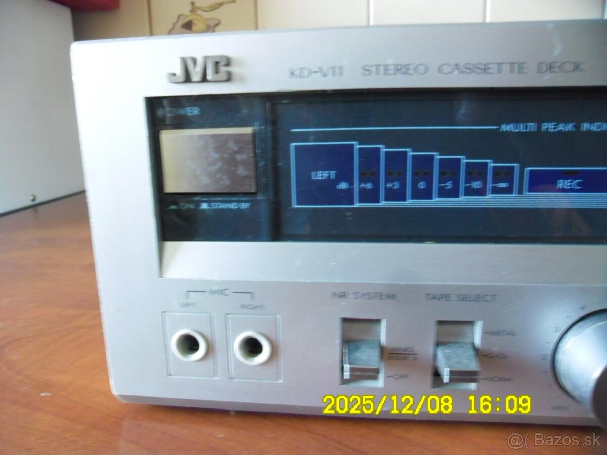 Kazetovy deck JVC - 2