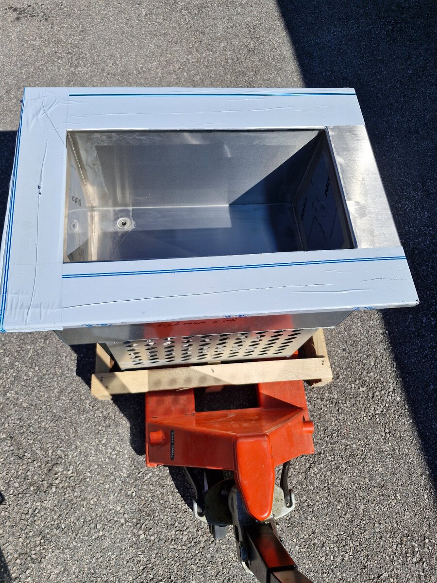 CHLADIČ NÁPOJOV vstavaná vaňa - 2