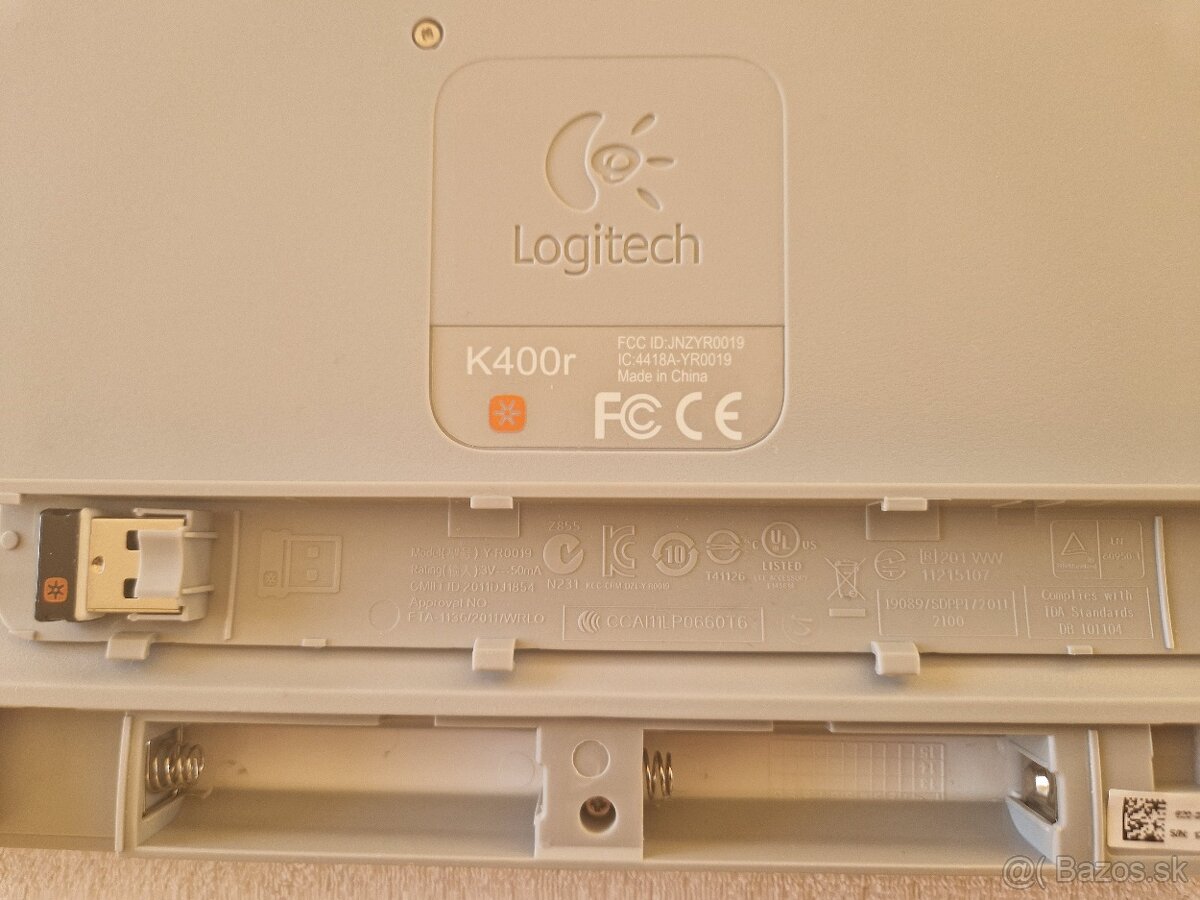 Logitech K400r Wireless Touch Keyboard - 2