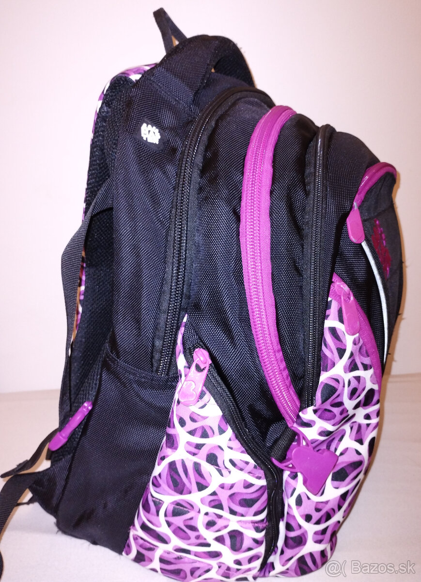 Pekný školský batoh + vrecúška - 2