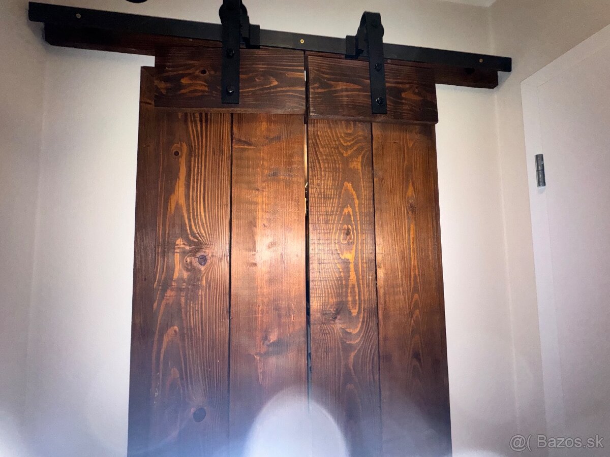 Zasuvny kovovy system a dvere - 2